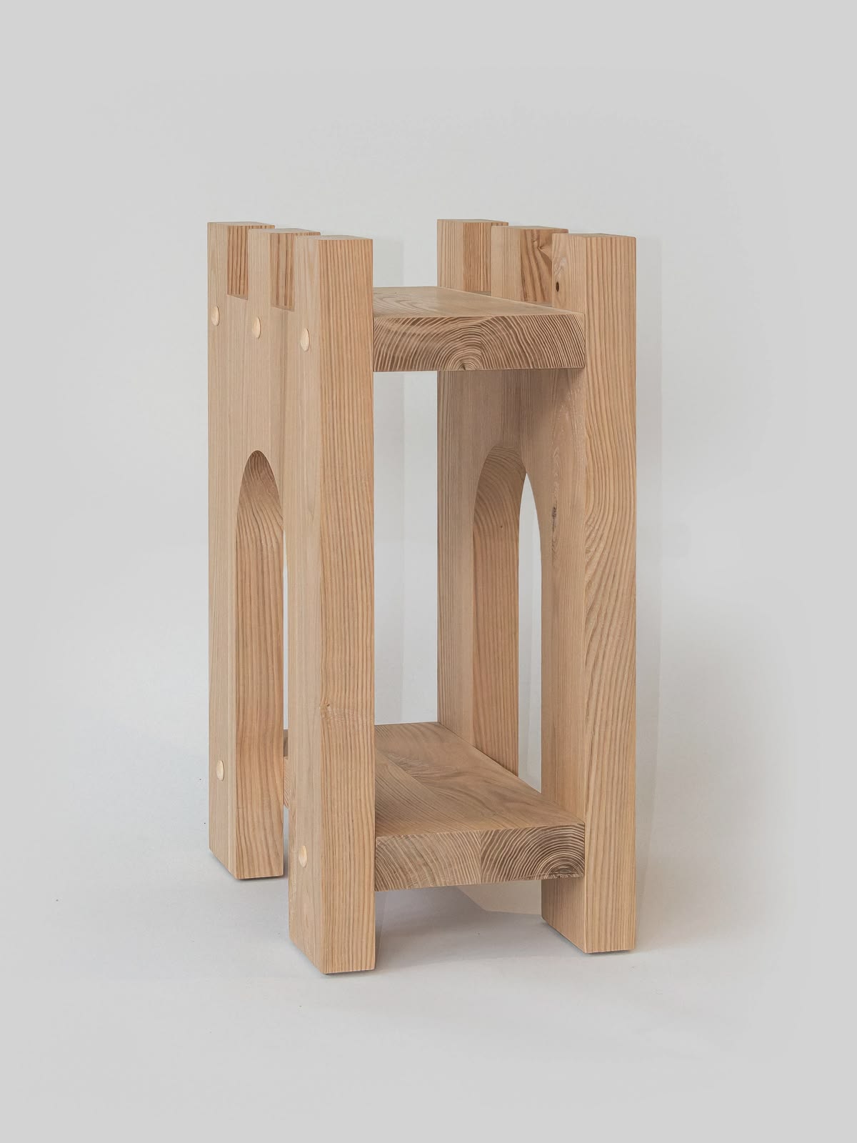 Table Château, vue de côté
